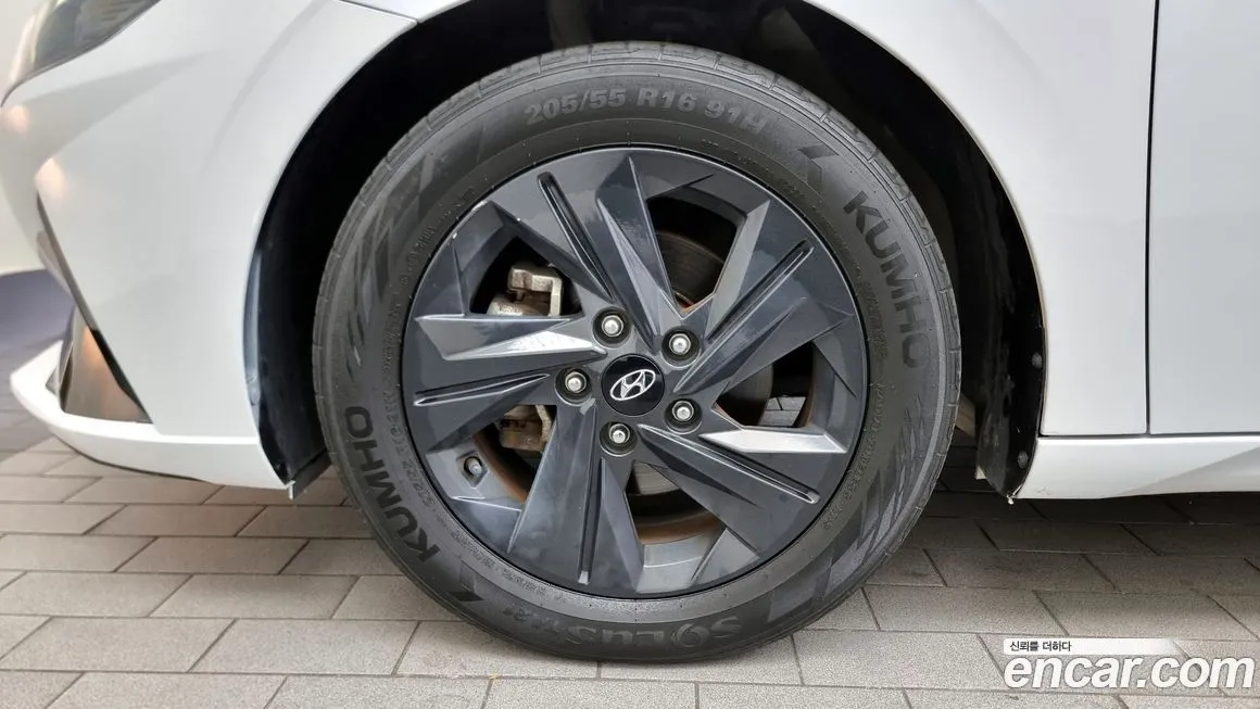 Hyundai AVANTE — фото 5