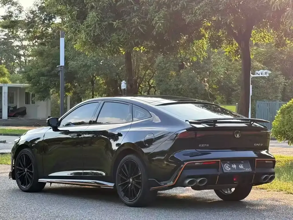 Changan UNI-V 2023 из CN, фото 4