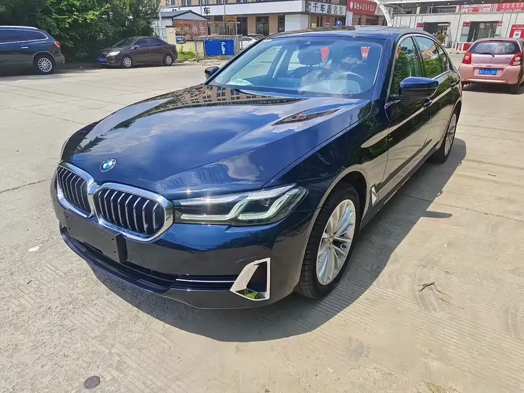BMW 5 Series — фото 1
