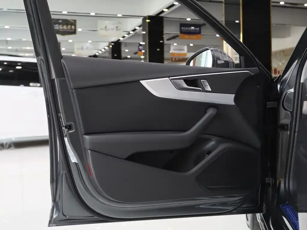 Audi A4L 2025 из CN, фото 5