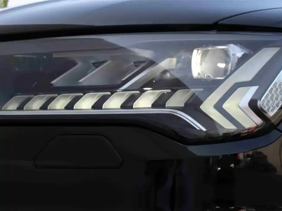 Audi Q7 2021 из CN, фото 6