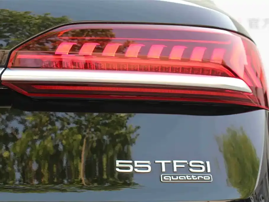 Audi Q7 2021 из CN, фото 7