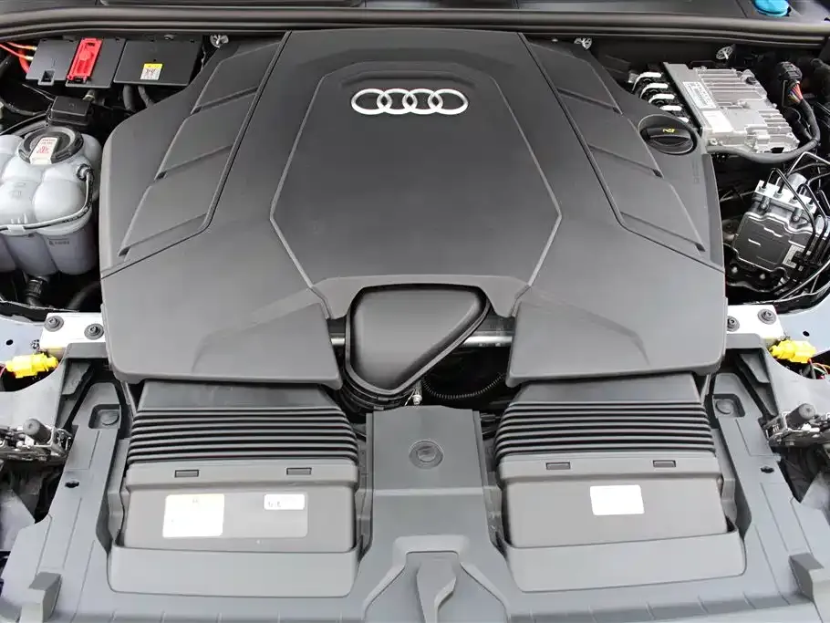 Audi Q7 2021 из CN, фото 8