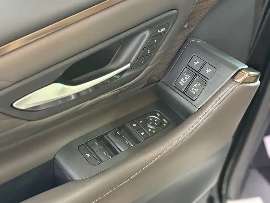 Toyota Alphard 2025 из CN, фото 5