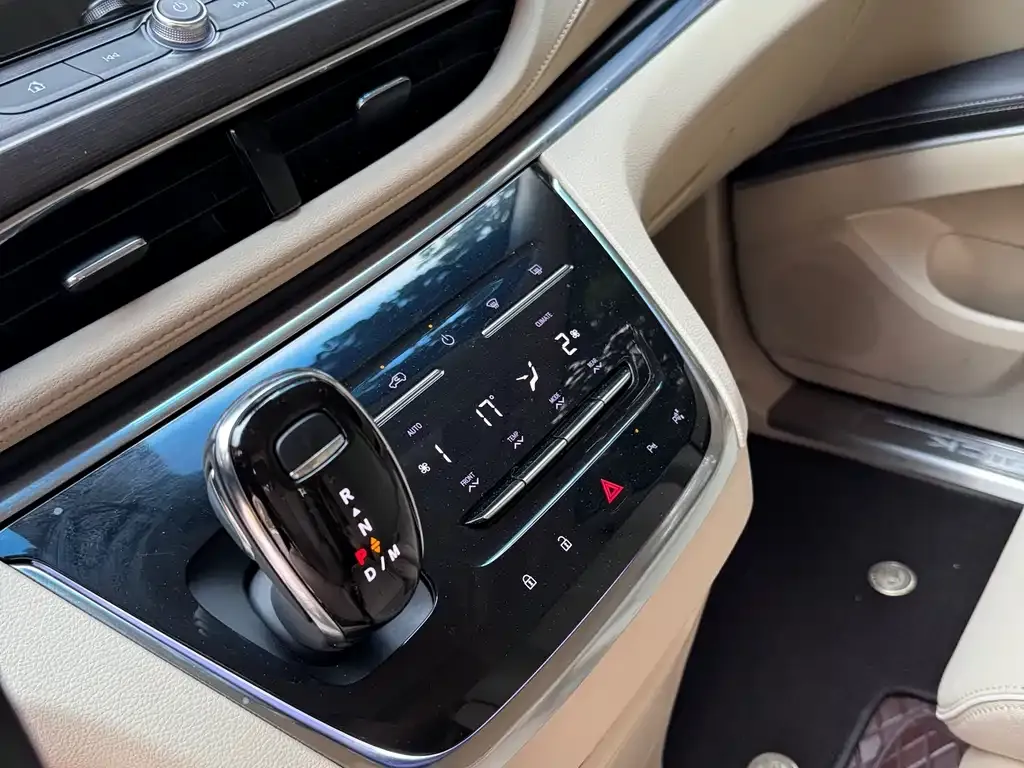 Buick GL8 2023 из CN, фото 10