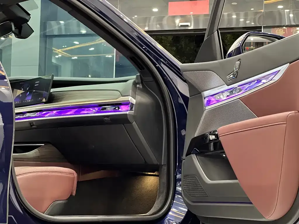 BMW 7 Series 2023 из CN, фото 6
