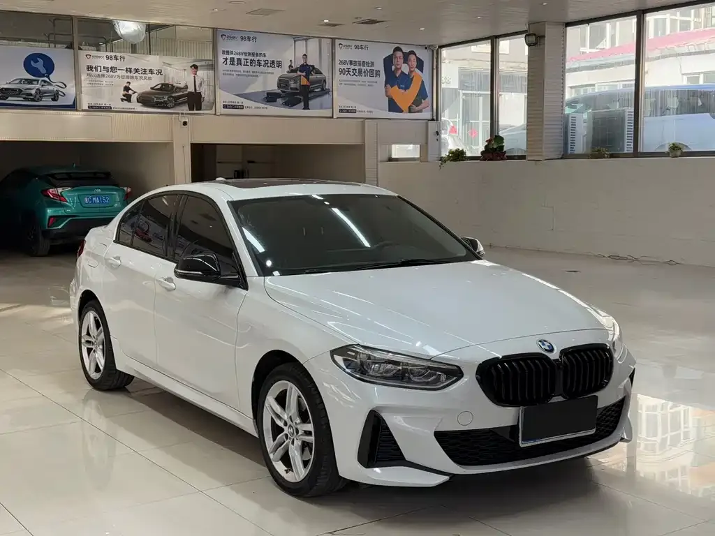 BMW 1 Series 2021 из CN, фото 3
