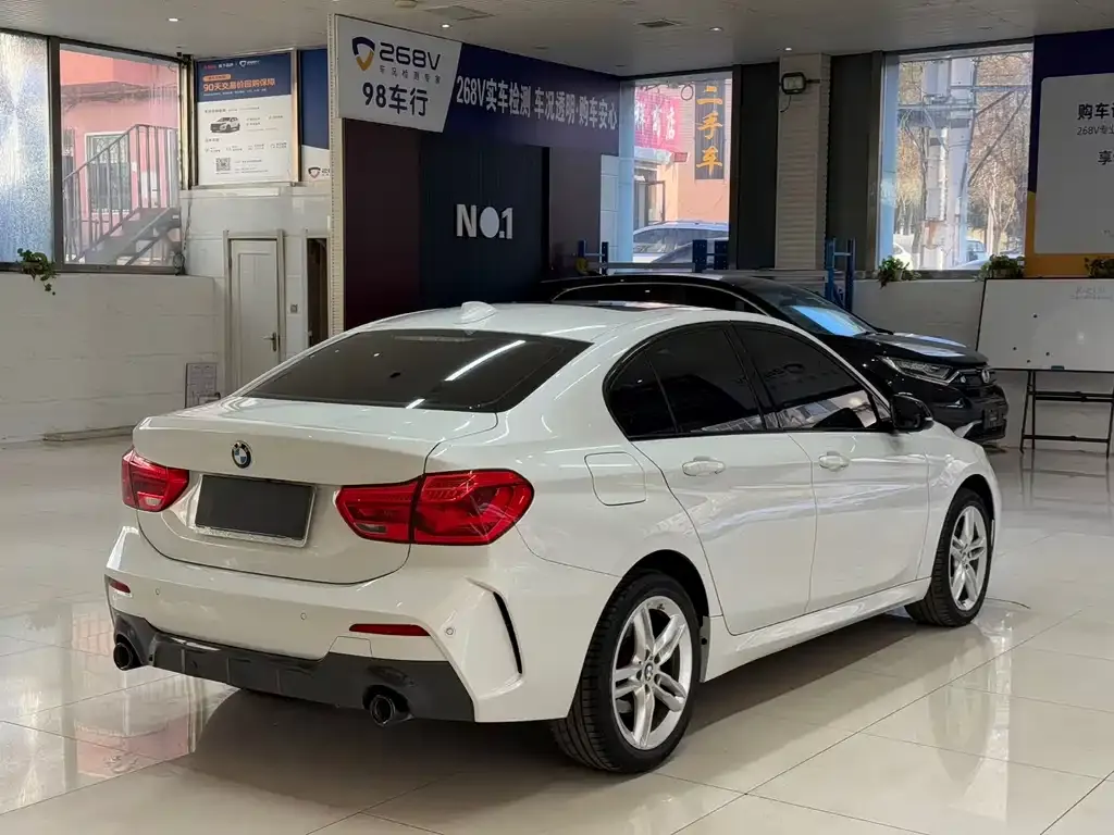 BMW 1 Series 2021 из CN, фото 4