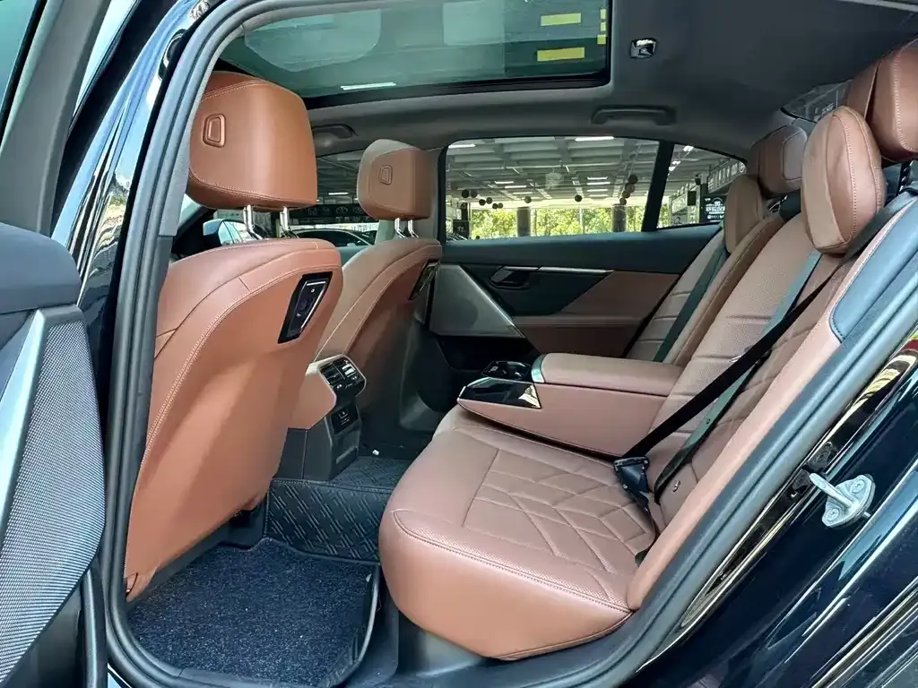 BMW i5 2024 из CN, фото 4