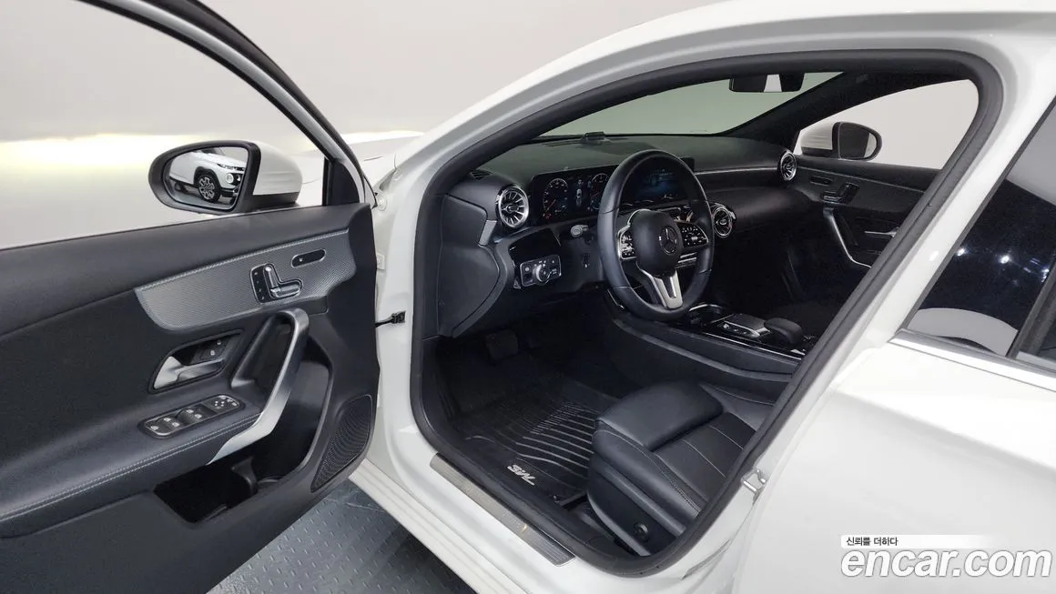 Mercedes-Benz A-Class — фото 10
