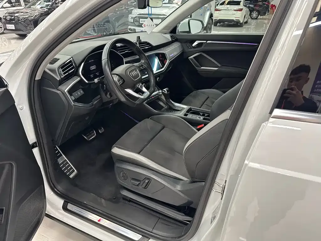 Audi Q3 2022 из CN, фото 7