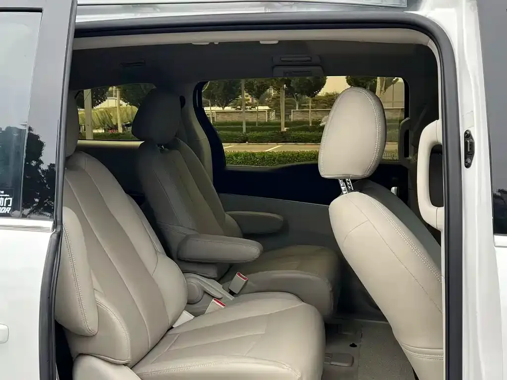 Buick GL8 2021 из CN, фото 6