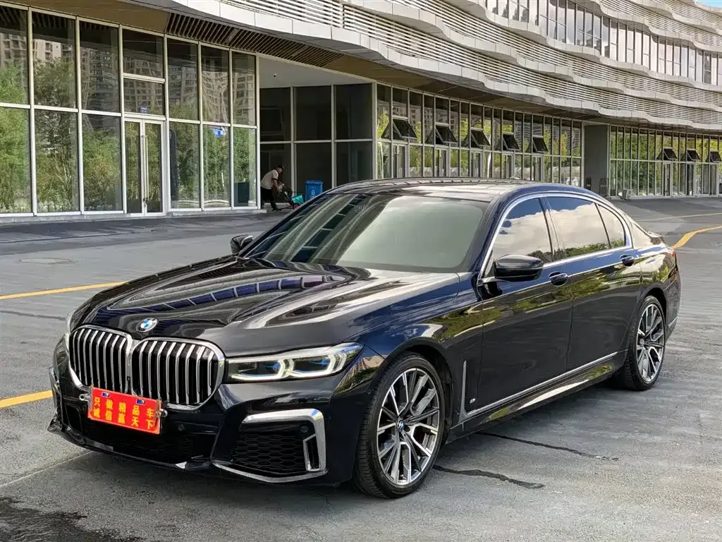 BMW 7 Series 2023 из CN, фото 1