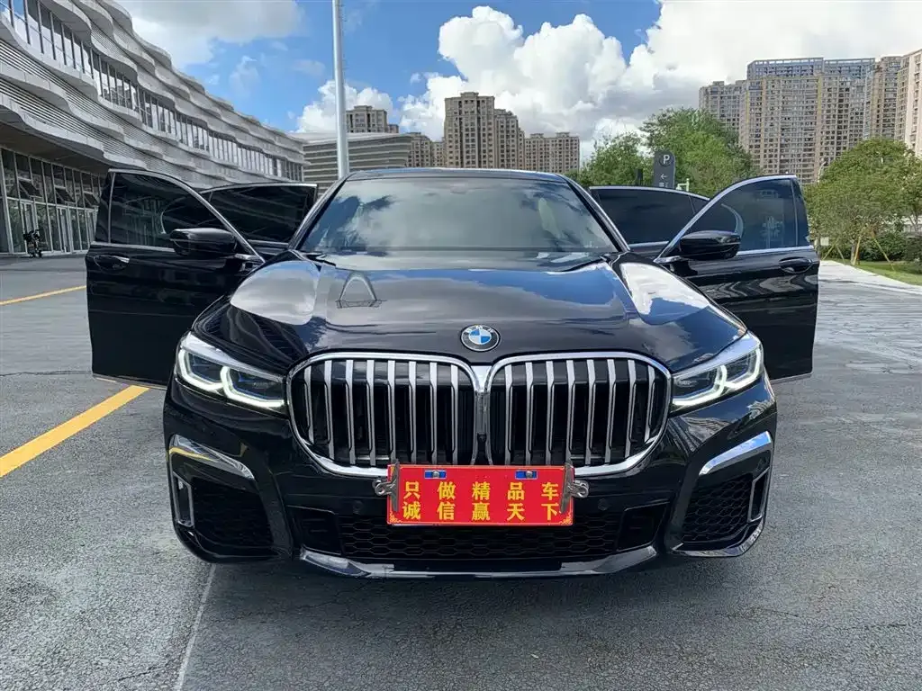 BMW 7 Series 2023 из CN, фото 2