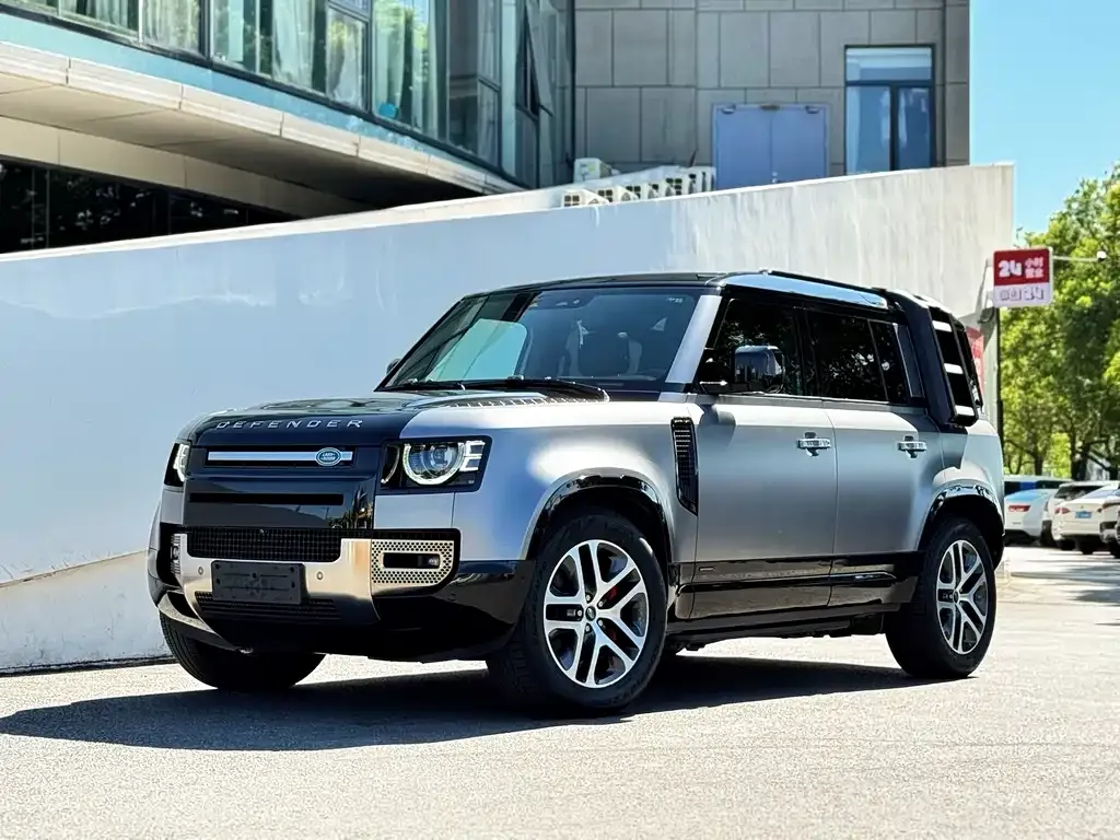 Land Rover Defender — фото 1
