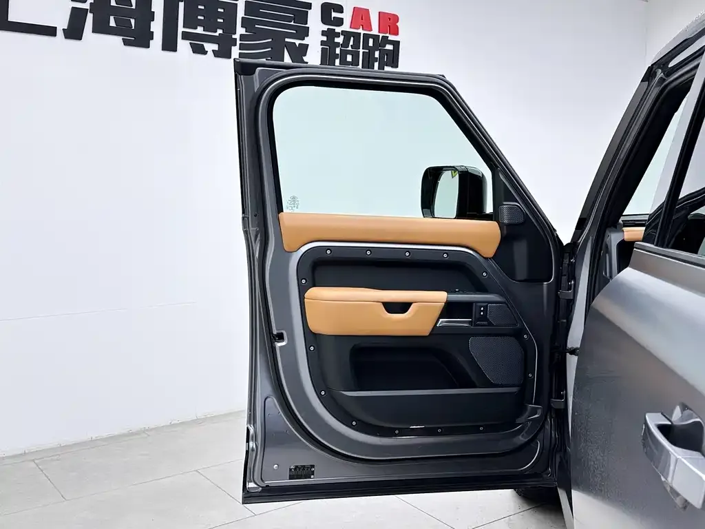 Land Rover Defender — фото 10