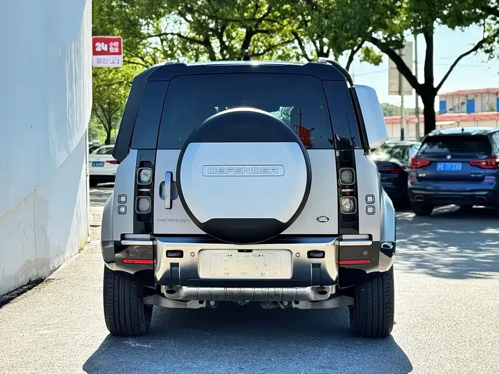 Land Rover Defender — фото 6