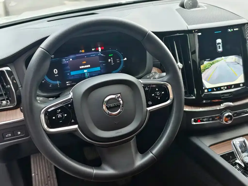 Volvo XC60 PHEV 2023 из CN, фото 10