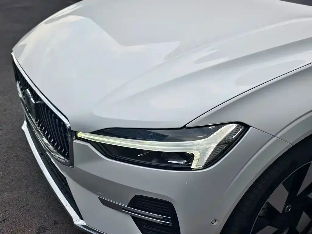 Volvo XC60 PHEV 2023 из CN, фото 8