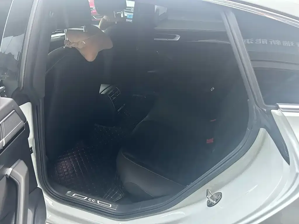 Volkswagen CC 2022 из CN, фото 6
