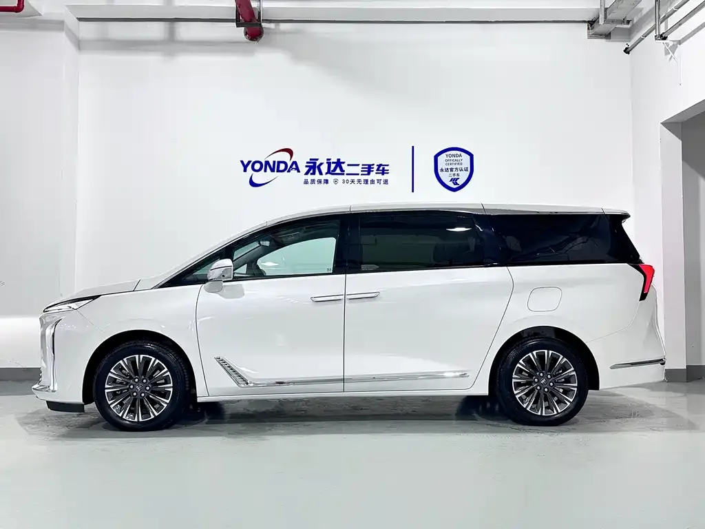 Buick GL8 2024 из CN, фото 2