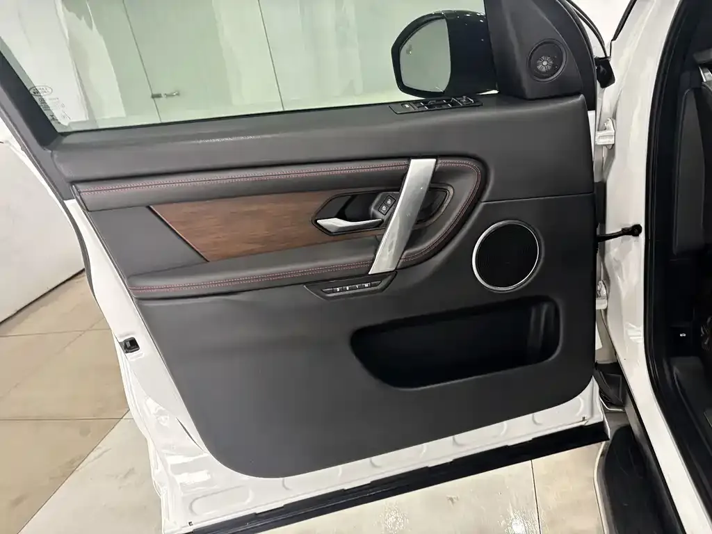 Land Rover Discovery Sport — фото 10