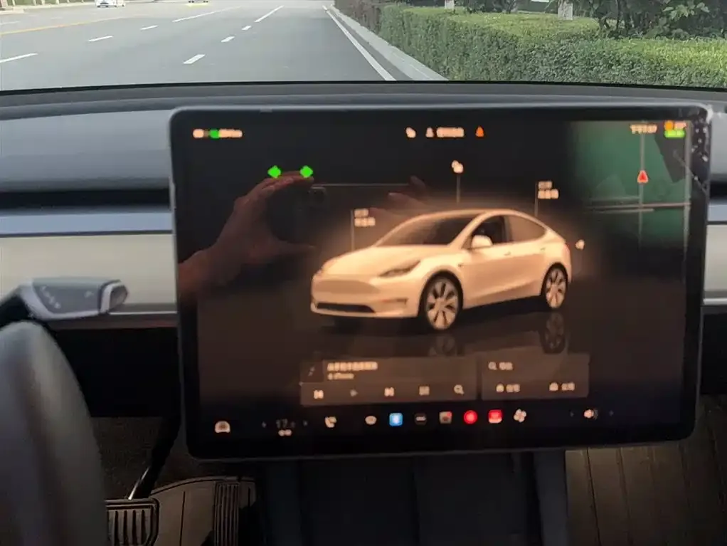 Tesla Model Y 2023 из CN, фото 7