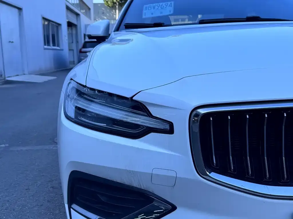 Volvo S60 2024 из CN, фото 2