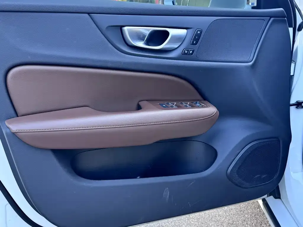 Volvo S60 2024 из CN, фото 8