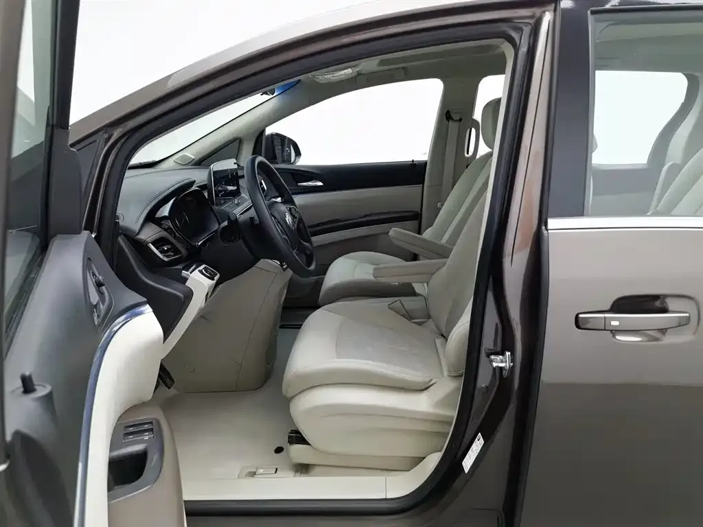 Buick GL8 2022 из CN, фото 10