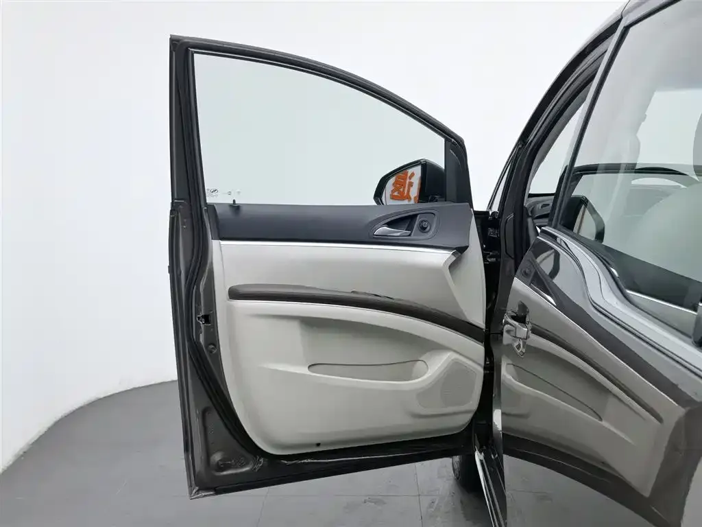 Buick GL8 2022 из CN, фото 8