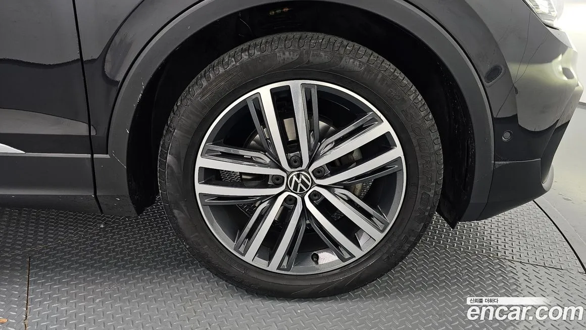 Volkswagen Tiguan — фото 5