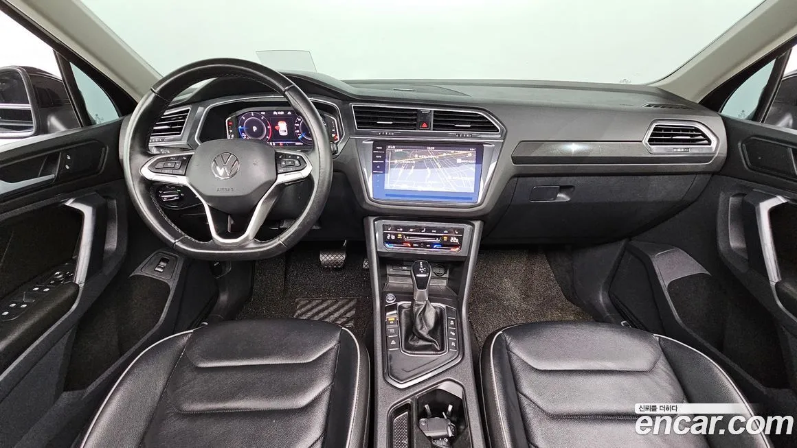 Volkswagen Tiguan — фото 7