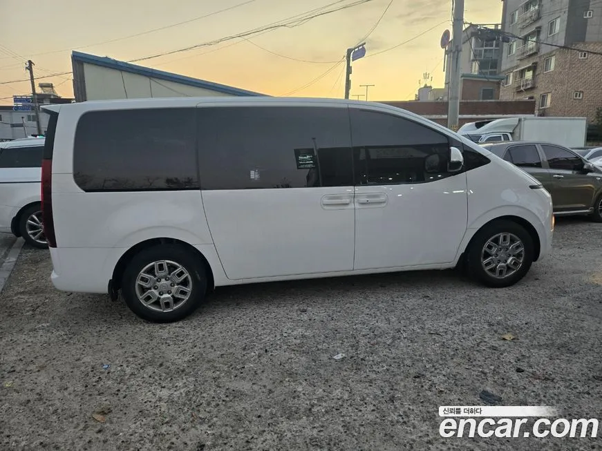 Hyundai Staria — фото 3