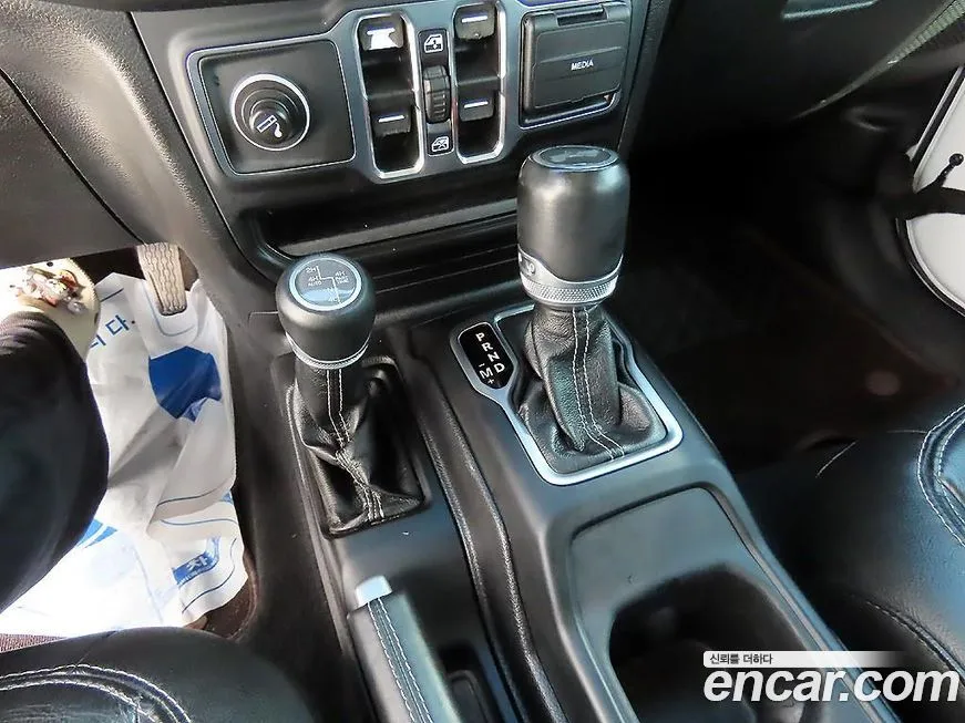 Jeep Wrangler 2021 из KR, фото 9