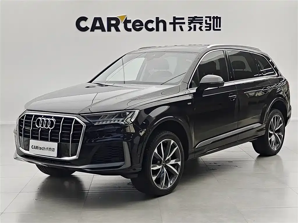 Audi Q7 — фото 1