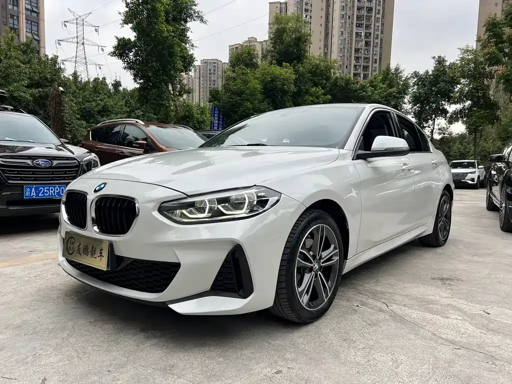 BMW 1 Series 2022 из CN, фото 1