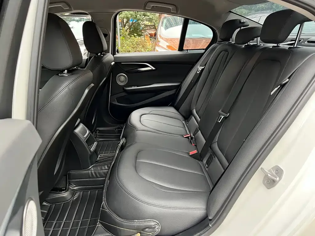 BMW 1 Series 2022 из CN, фото 10