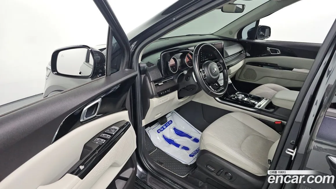 Kia Carnival — фото 10