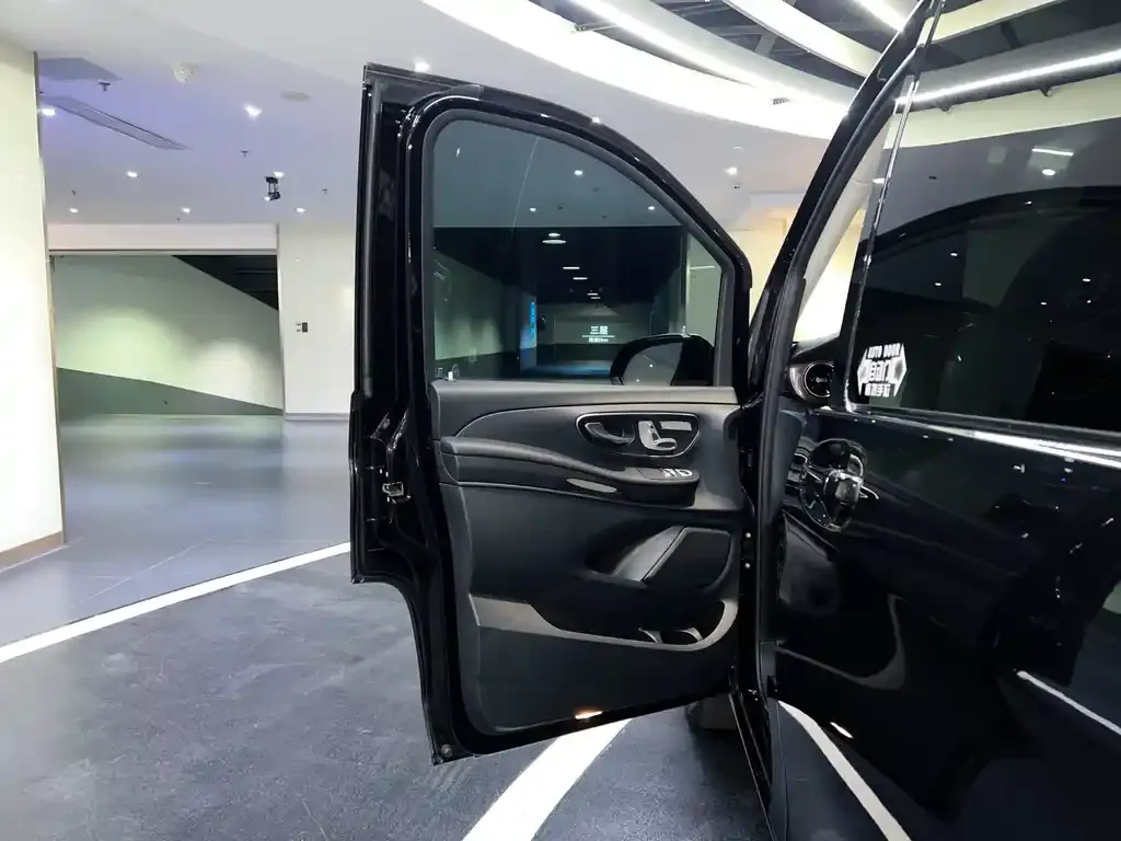 Mercedes-Benz V-Class 2022 из CN, фото 10