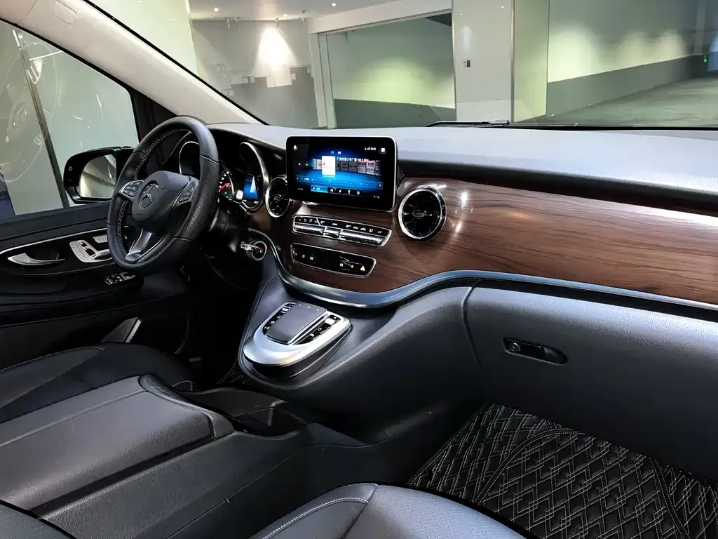 Mercedes-Benz V-Class 2022 из CN, фото 5