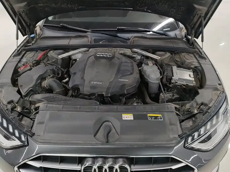 Audi A4L 2021 из CN, фото 10