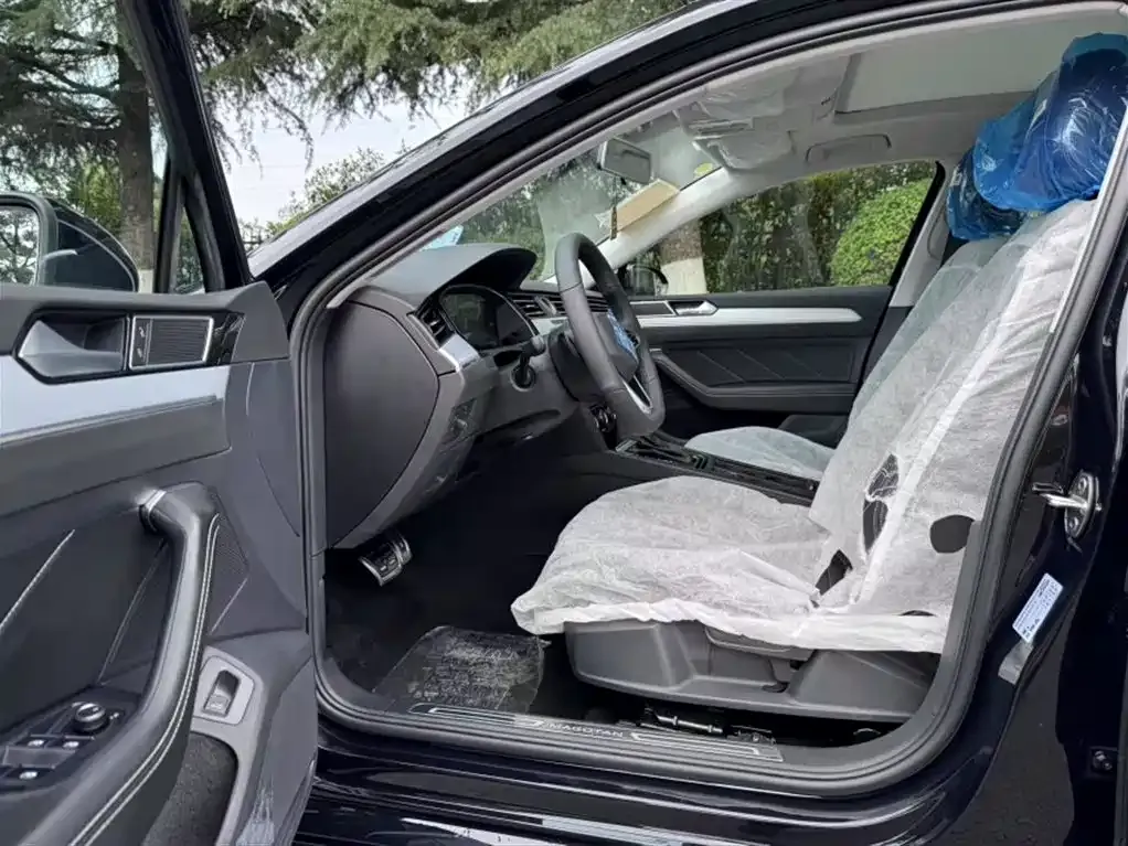 Volkswagen Magotan 2025 из CN, фото 10