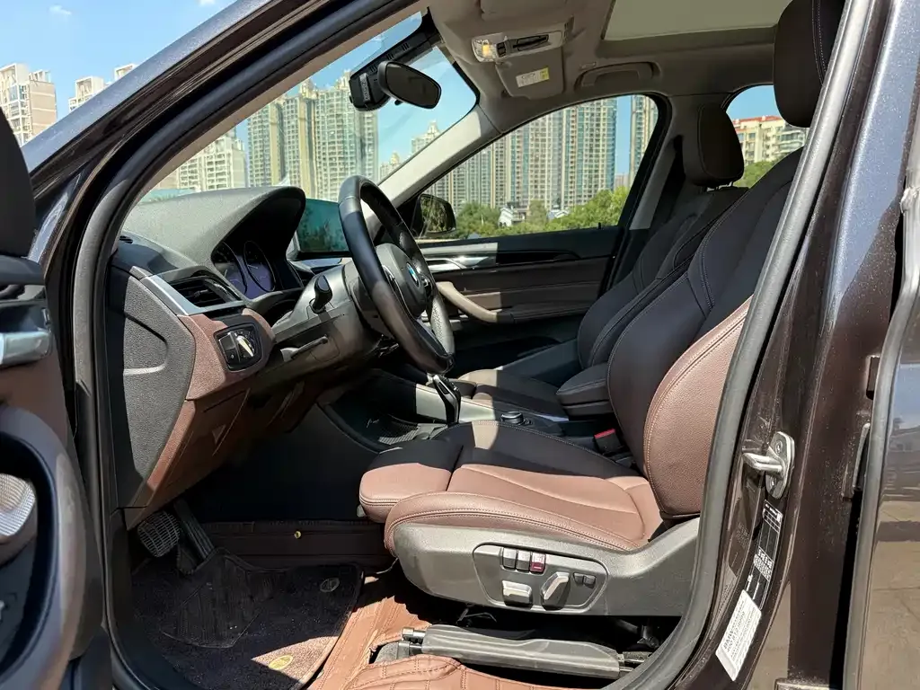 BMW X1 2021 из CN, фото 8