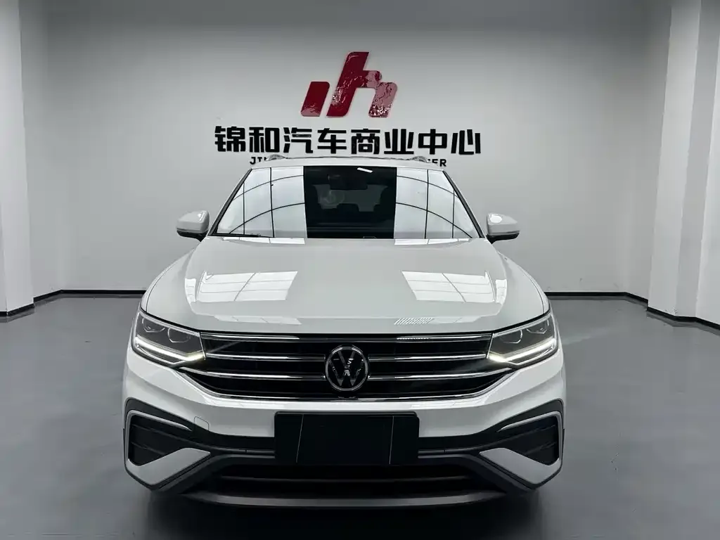Volkswagen Tiguan L — фото 5