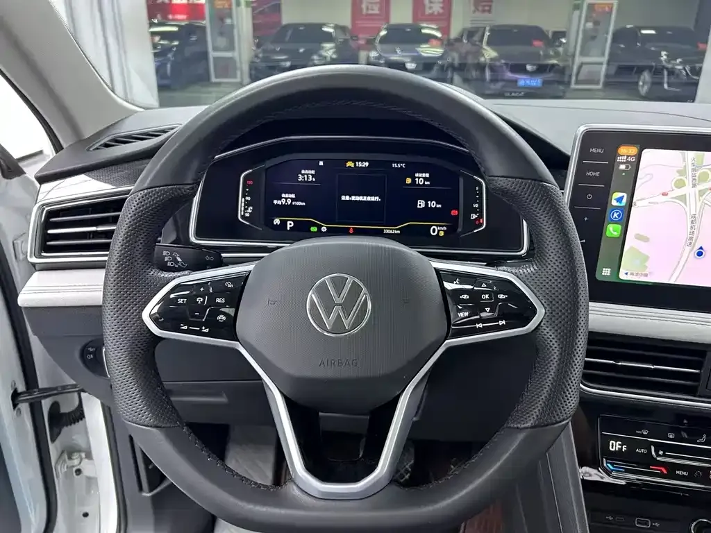 Volkswagen Tiguan L — фото 8