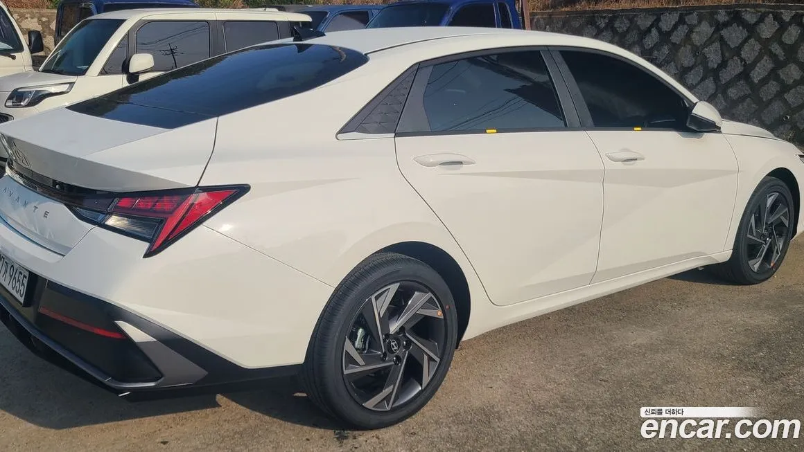Hyundai AVANTE — фото 3