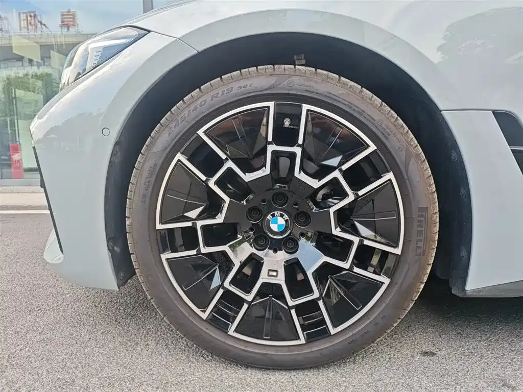 BMW 4 Series 2024 из CN, фото 9