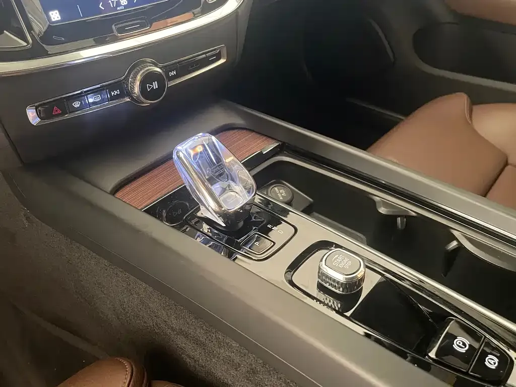 Volvo S60 2024 из CN, фото 10