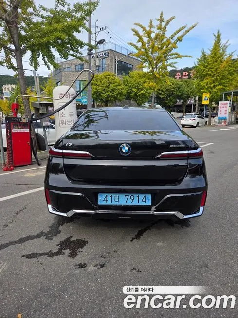 BMW i7 — фото 4